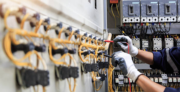 Professional Electrician technician working in Fernandina Beach, FL